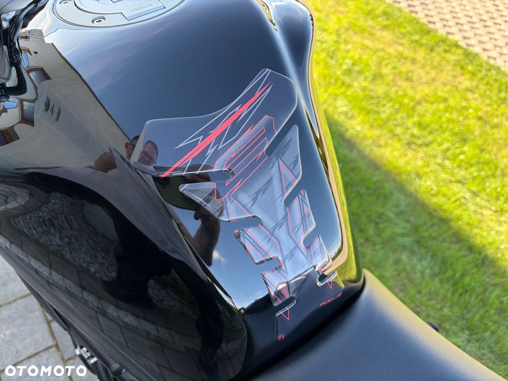 Yamaha FZ8 - 16