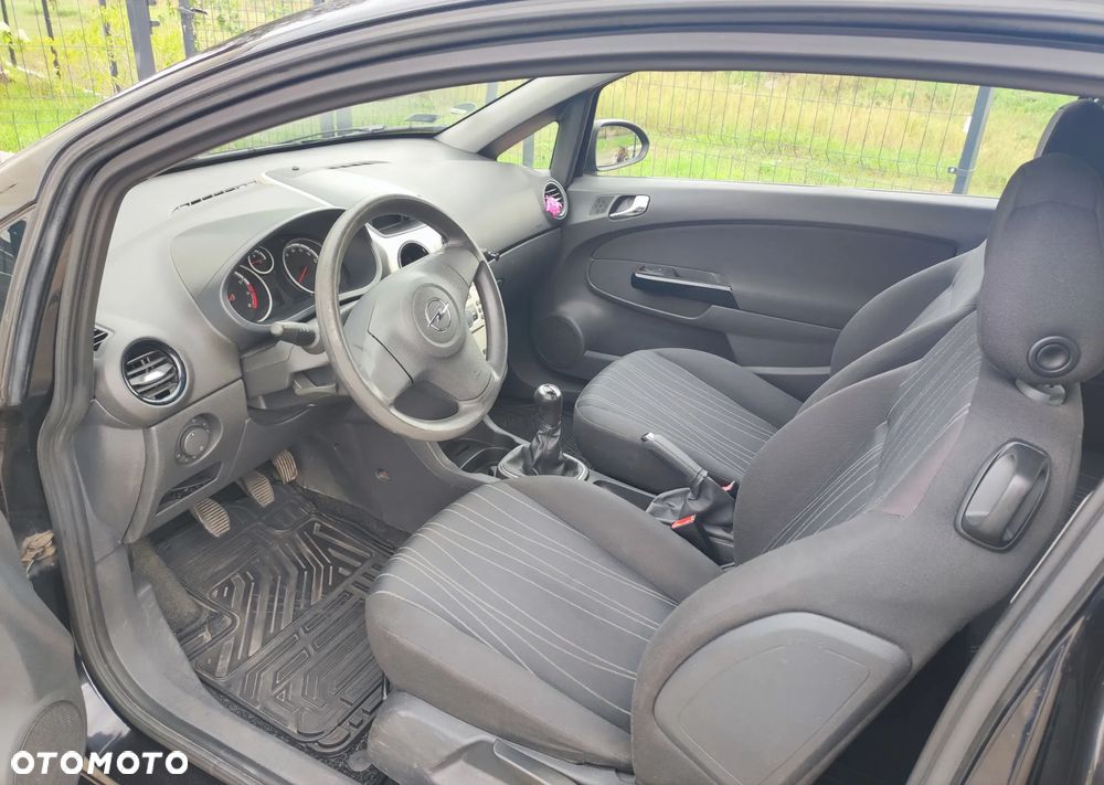 Opel Corsa 1.2 16V - 11