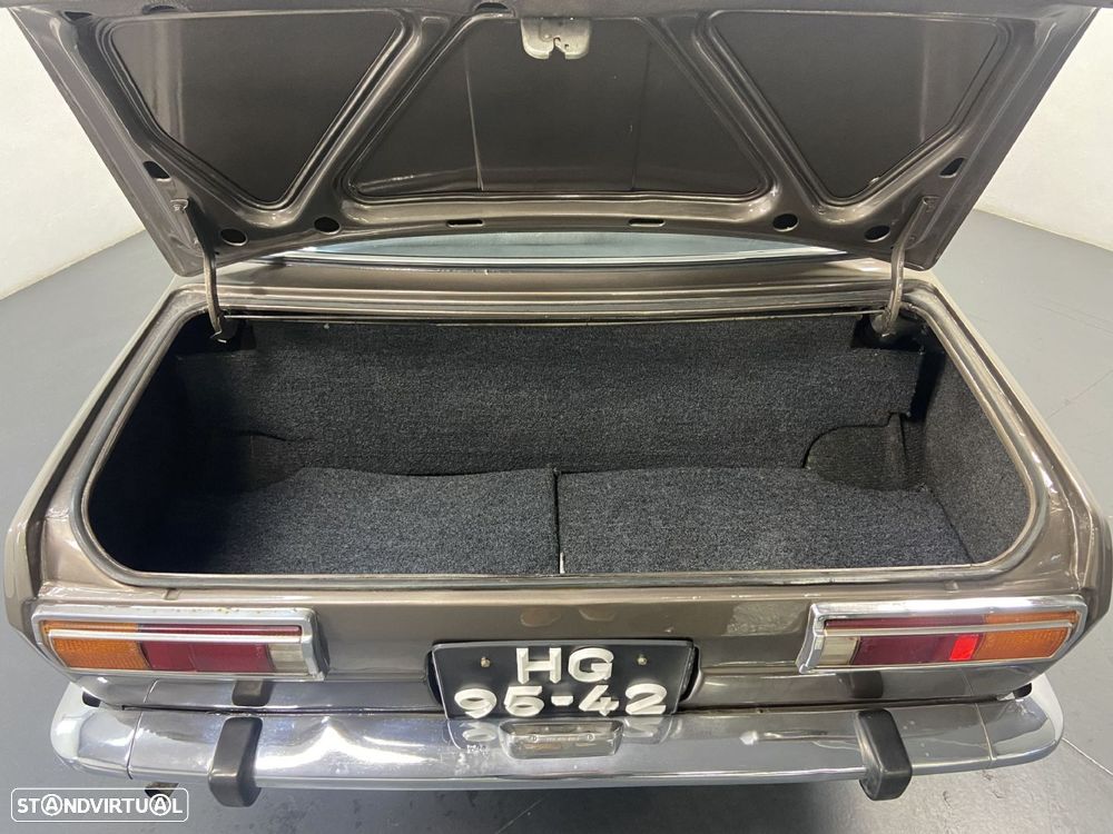 Datsun 1600 - 17