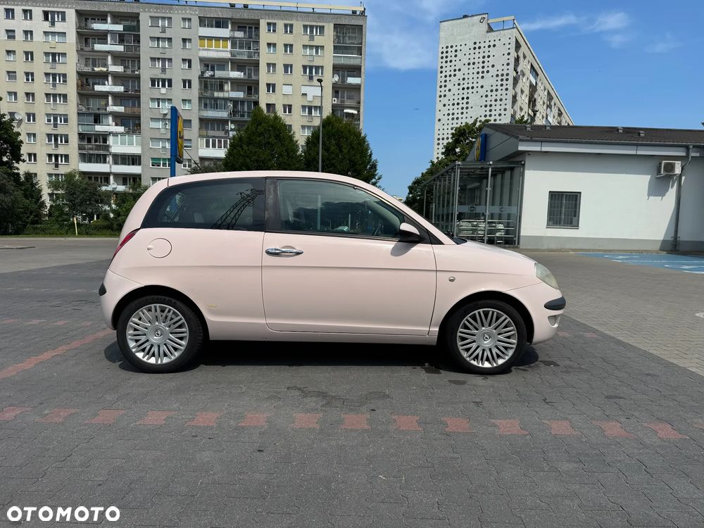 Lancia Ypsilon 1.2 16v Class - 12