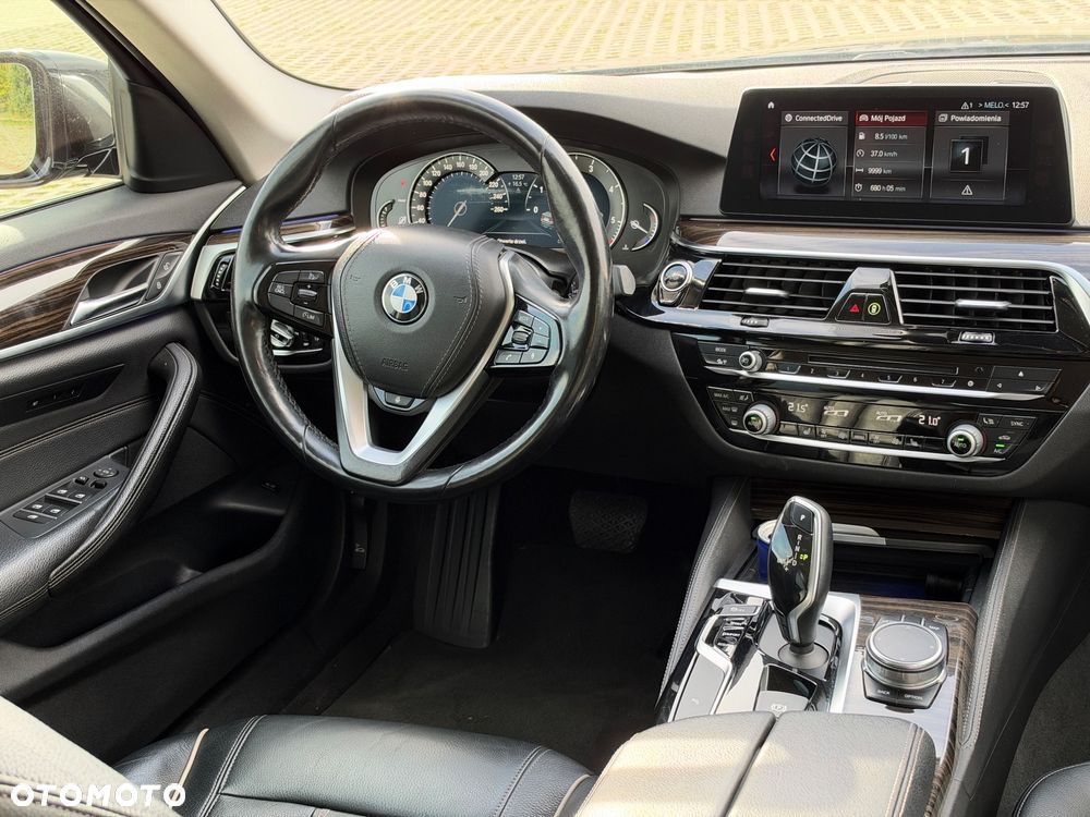 BMW Seria 5 530d xDrive Luxury Line - 28