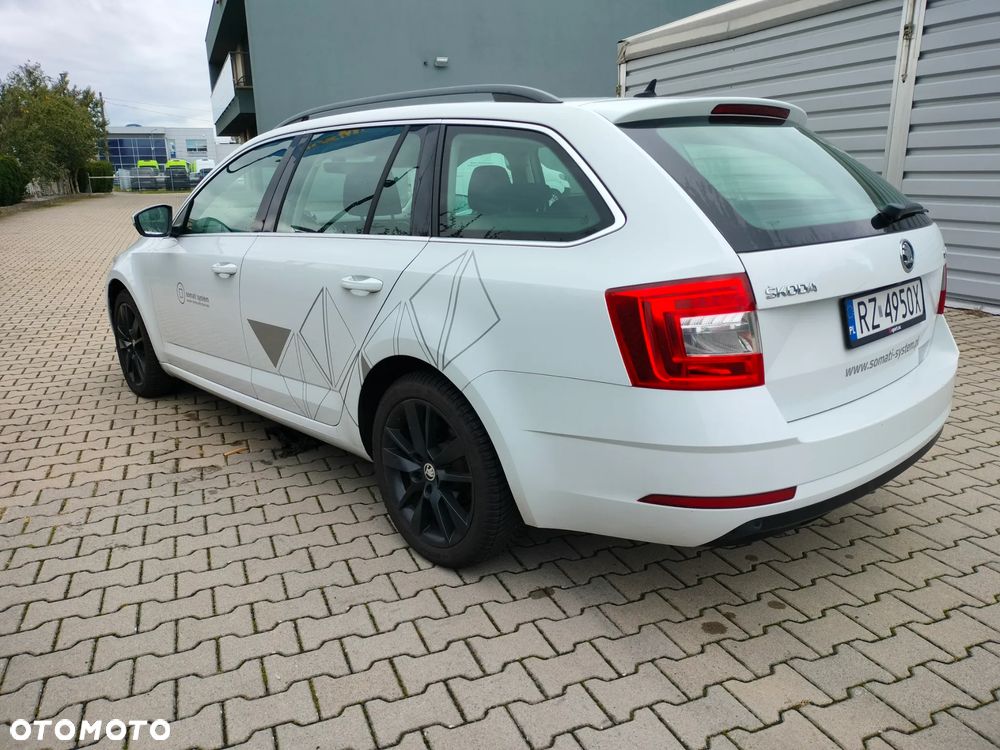 Skoda Octavia 2.0 TDI Style DSG - 5