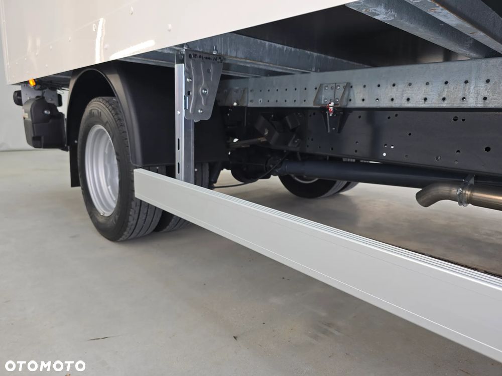 Iveco DAILY 35C16 / 50C16 KONTENER 8PALET WINDA DHOLLANDIA 750Kg 41Tyś km SERWIS ASO IVECO DO OSTATNIEGO Km STAN NOWY NOWY NOWY NA GWARANCJI BOGATA OPCJA WYPOSAŻENIA ASYSTENTY KIEROWCY TEMPOMAT KLIMA KAMERA COFANIA FOTEL KIEROWCY PNEŁMATYCZNY - 22
