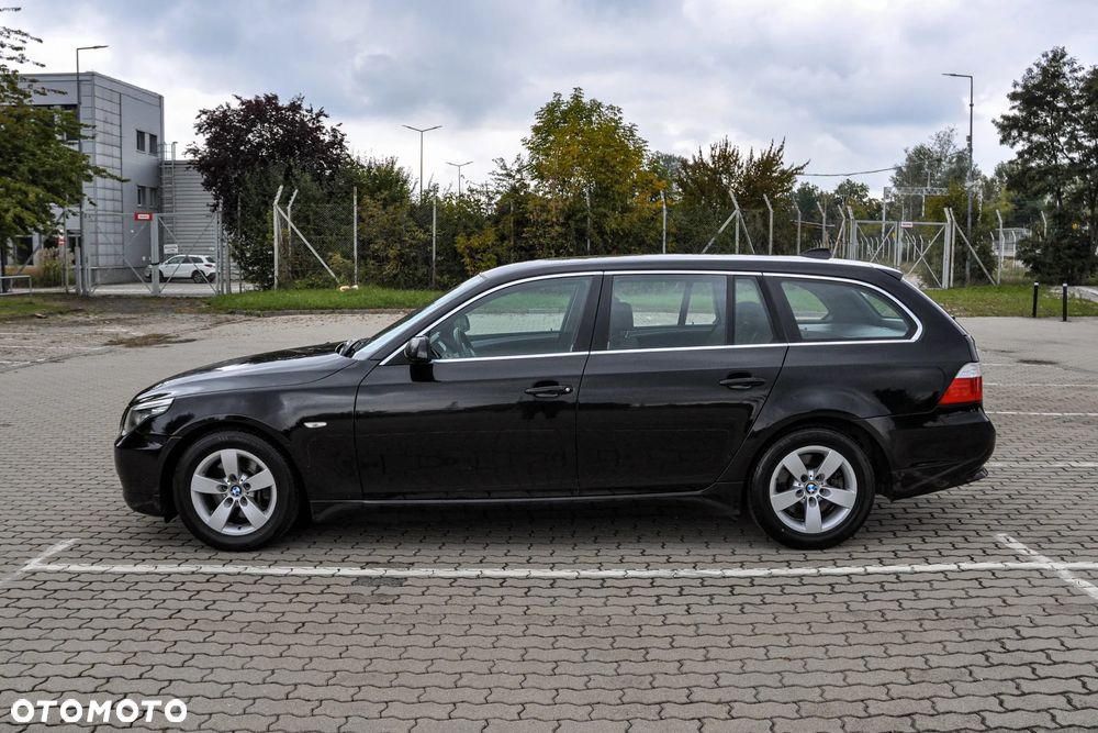 BMW Seria 5 520d Touring - 2