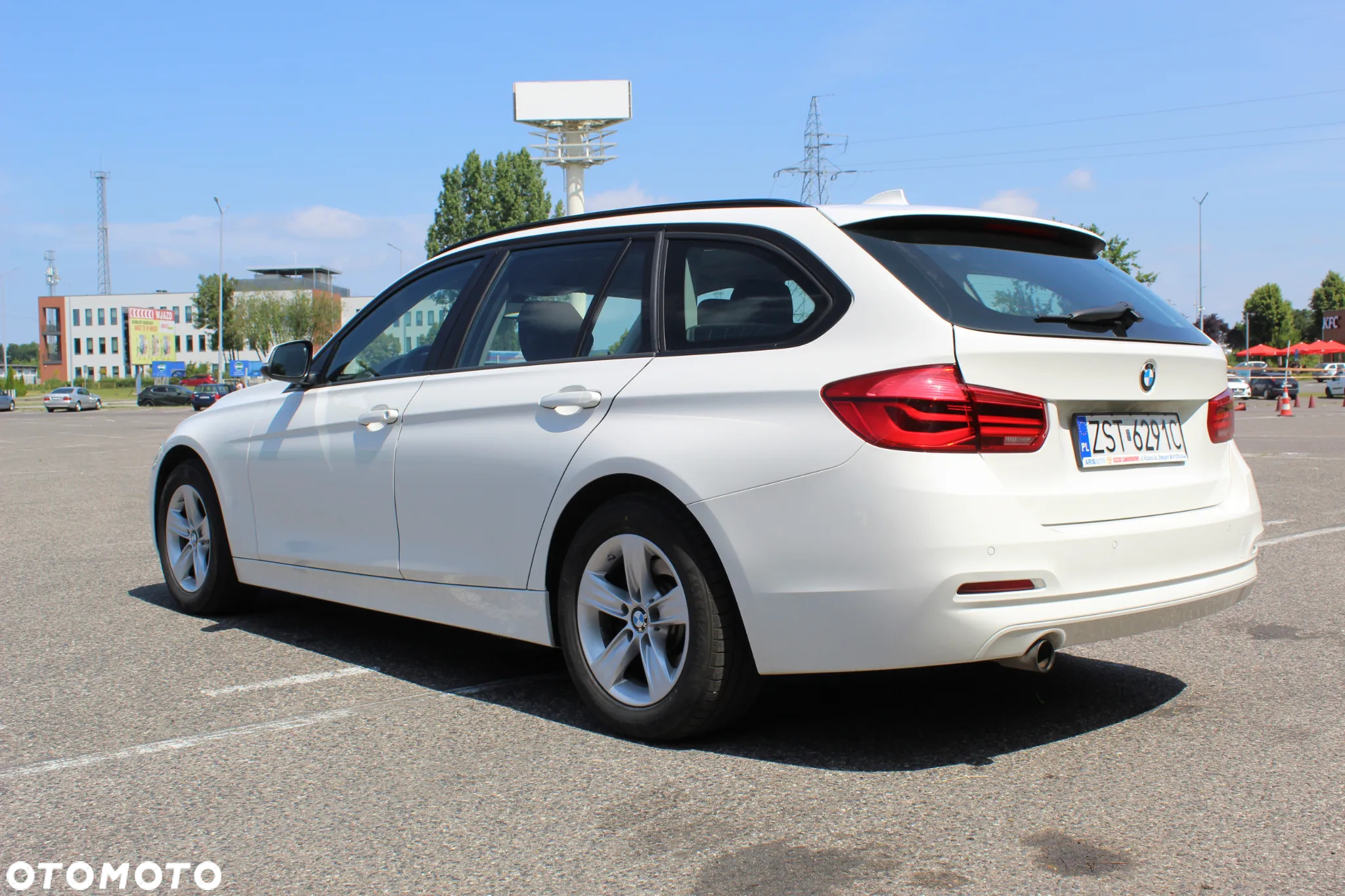BMW Seria 3 318i - 8