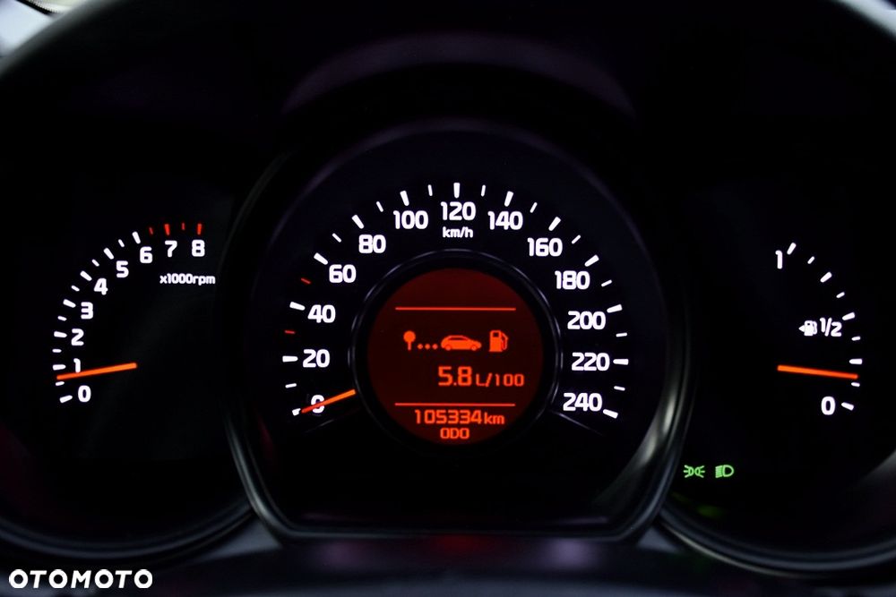 Kia Ceed 1.4 L - 6