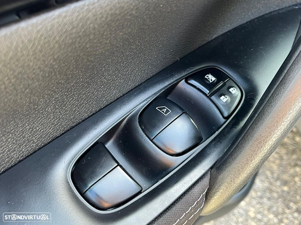 Nissan Qashqai 1.6 dCi N-Connecta 18 PS Xtronic - 22