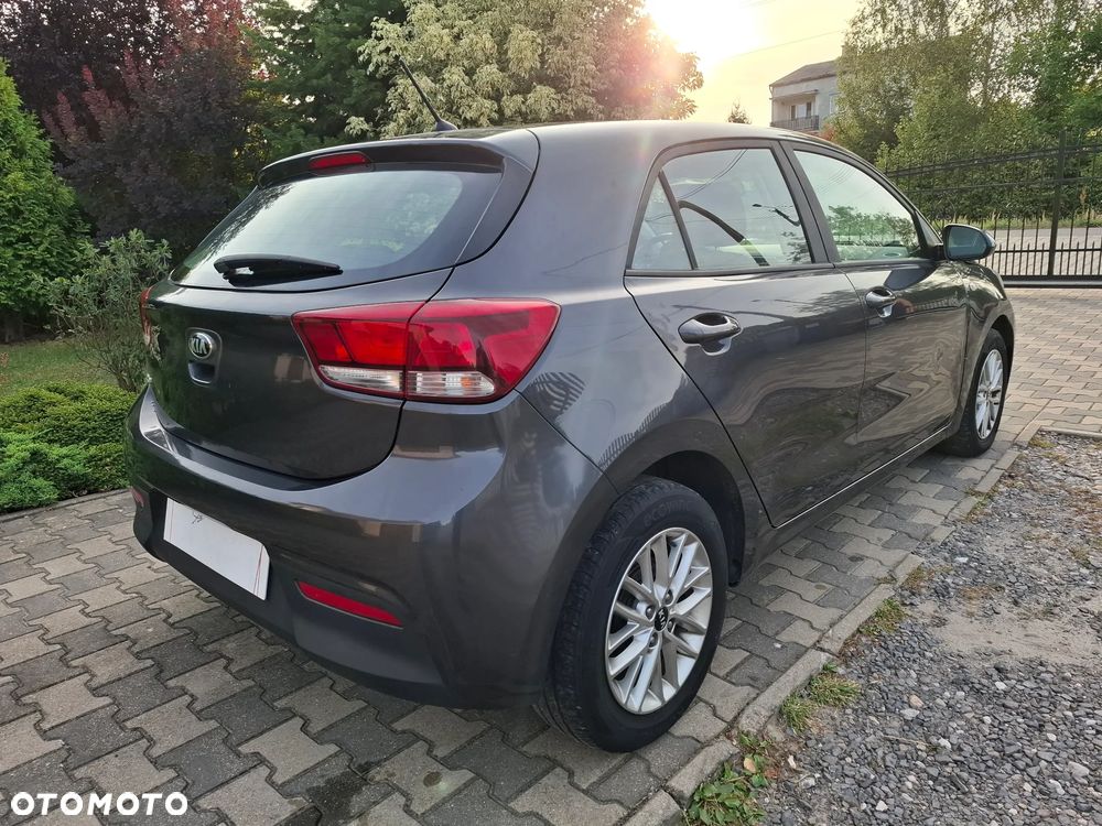 Kia Rio - 4