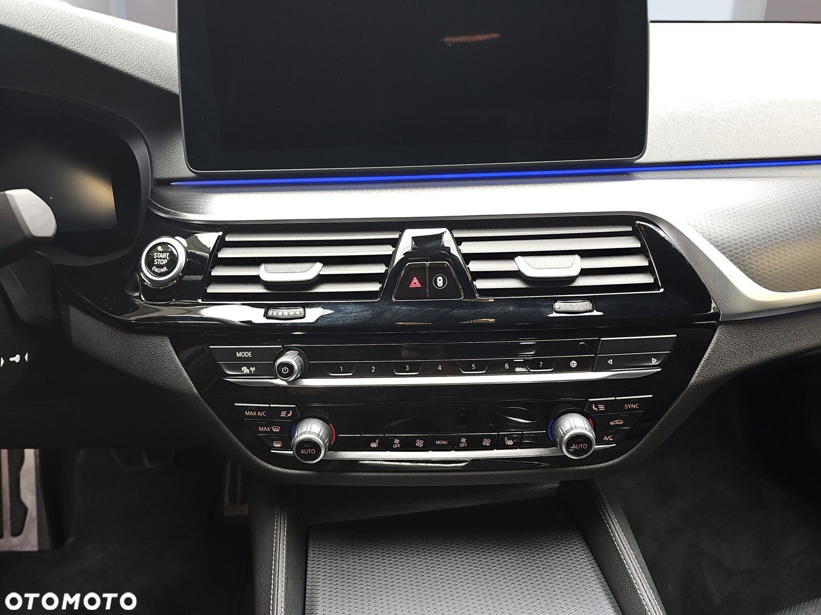 BMW Seria 5 520d xDrive mHEV M Sport sport - 24