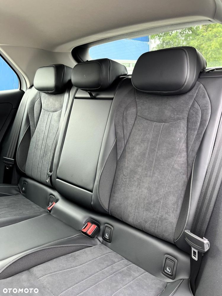 Volkswagen T-Roc 1.5 eTSI Style DSG - 28
