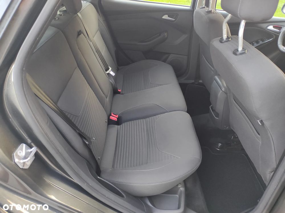 Ford Focus 1.6 TDCi DPF SYNC Edition - 18
