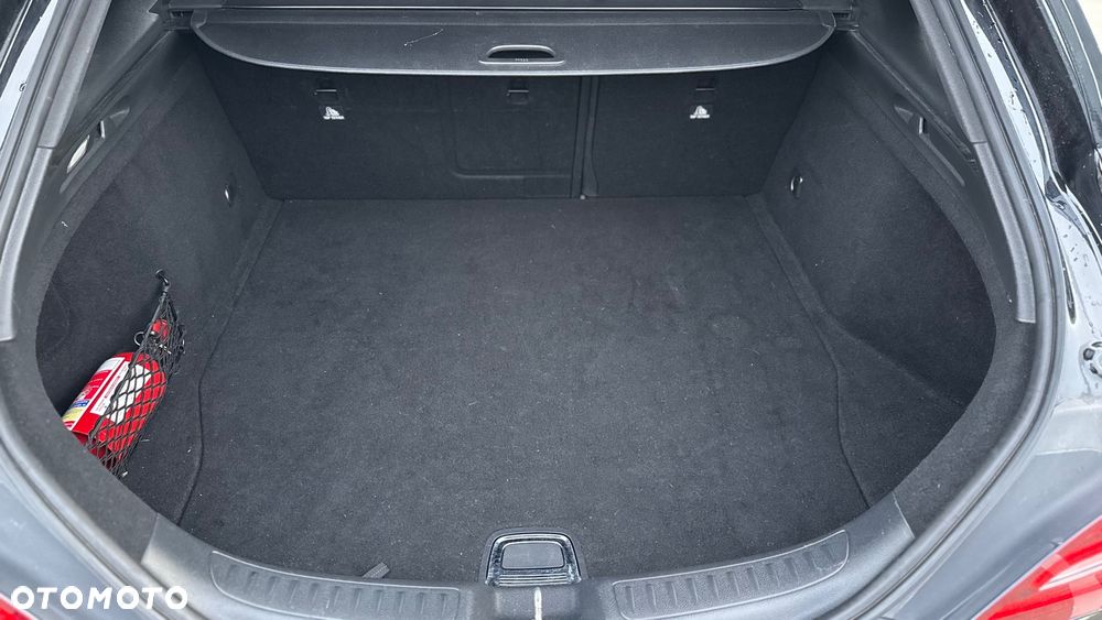 Mercedes-Benz CLA 180 7G-DCT AMG Line - 16