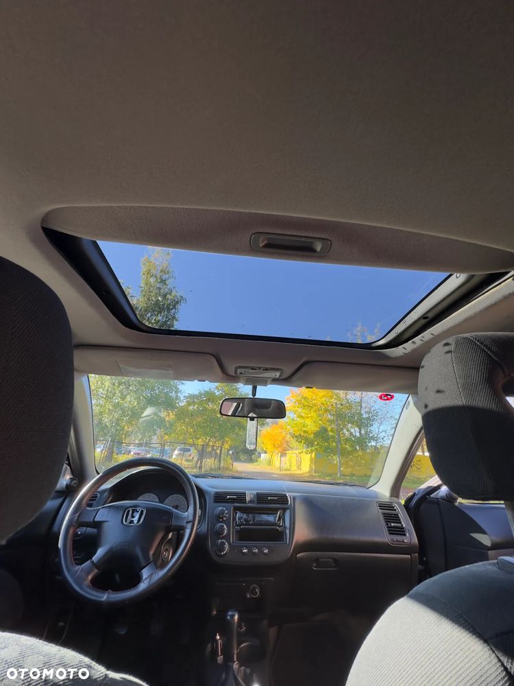 Honda Civic 1.7 ES - 9