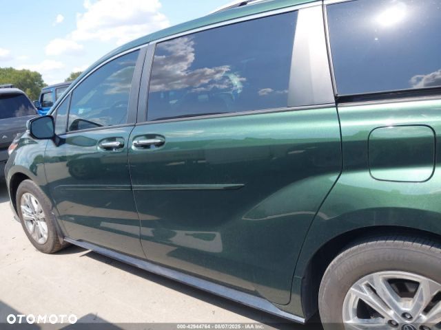 Toyota Sienna - 6