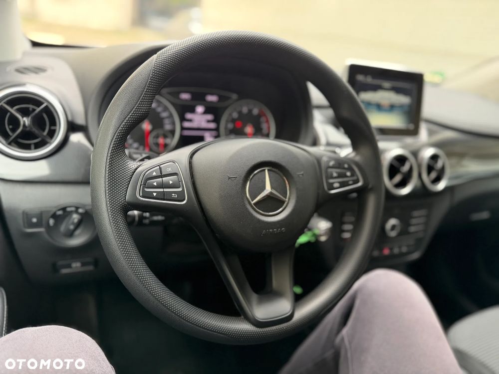 Mercedes-Benz Klasa B 180 (BlueEFFICIENCY) 7G-DCT - 19