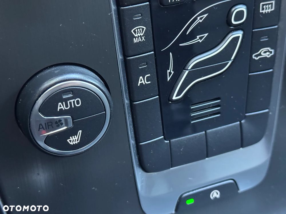 Volvo V40 D3 Drive-E Momentum - 16