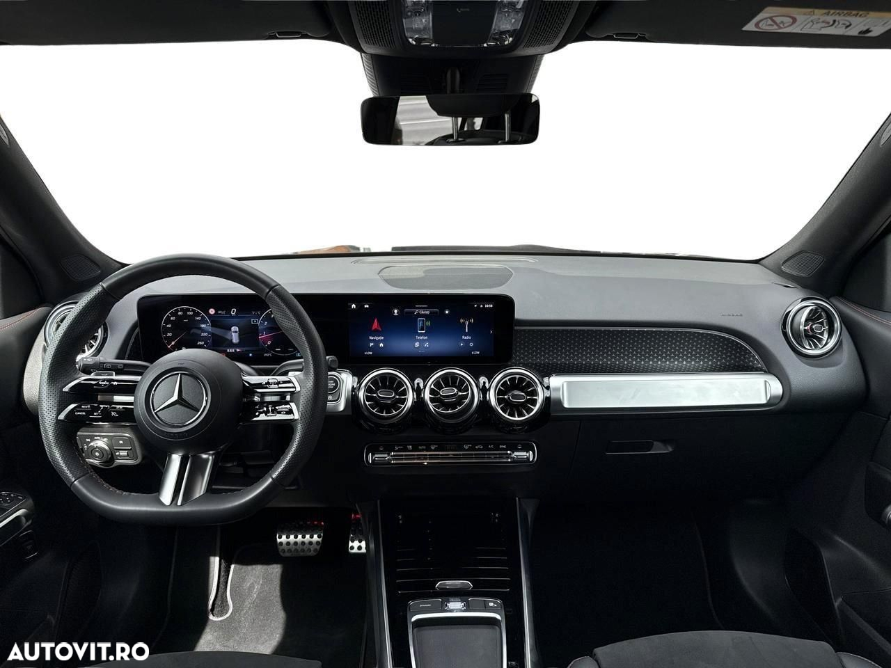 Mercedes-Benz GLB - 9