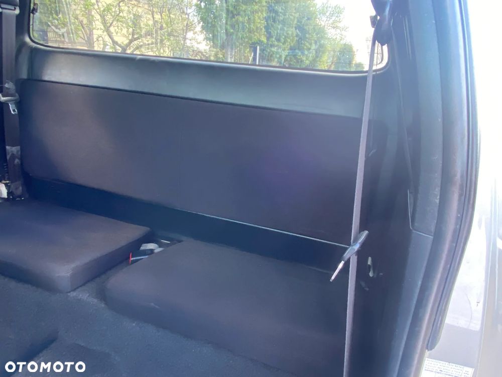 Toyota Hilux 4x4 Extra Cab - 5