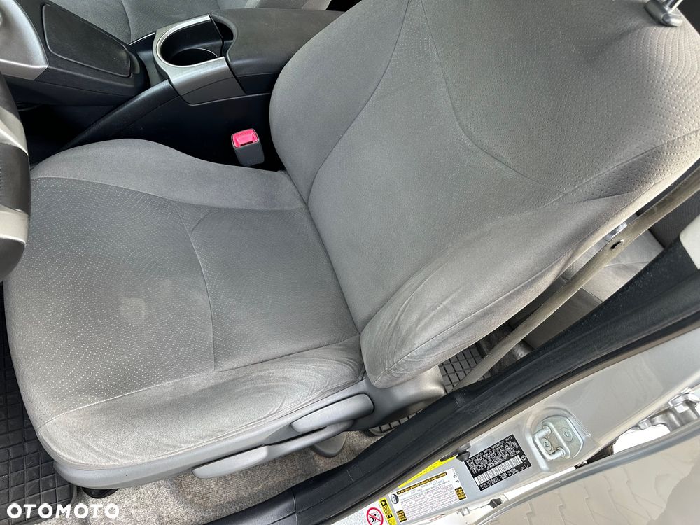 Toyota Prius 1.8 HSD Active - 16