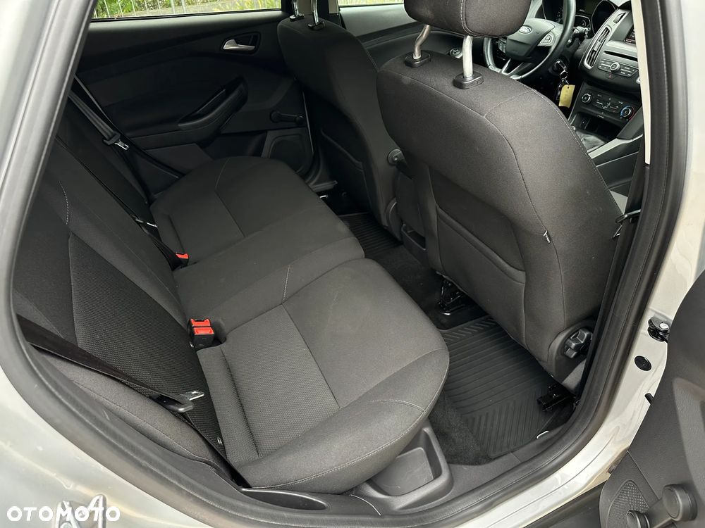 Ford Focus 1.0 EcoBoost Titanium - 11
