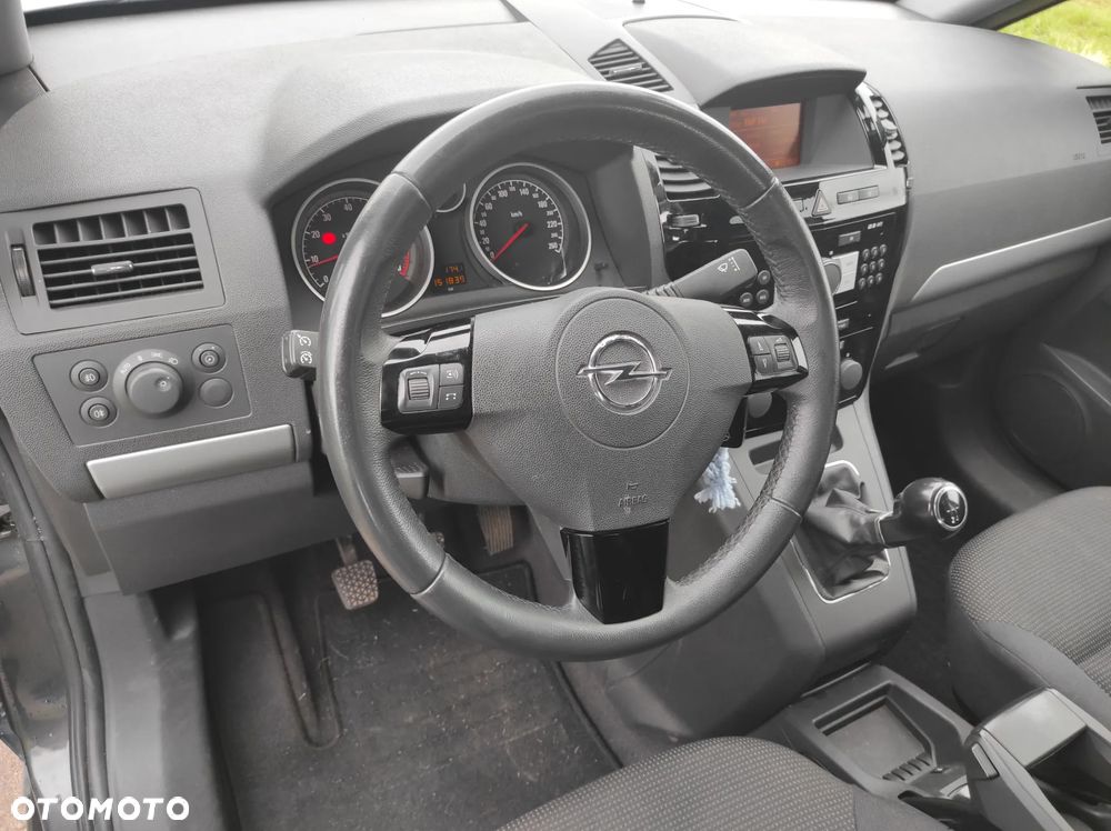Opel Zafira 1.8 Active - 10