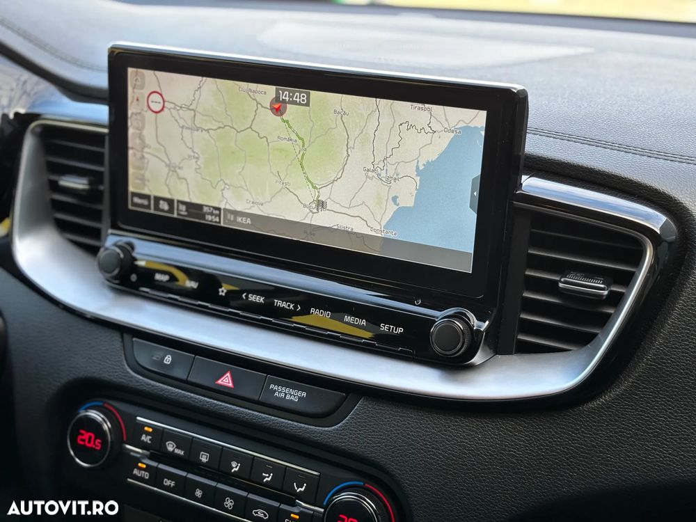 Kia Ceed - 8