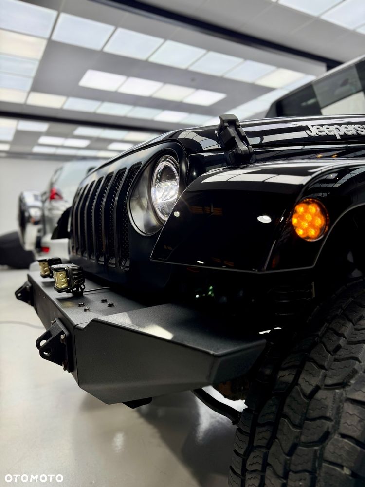 Jeep Wrangler - 10