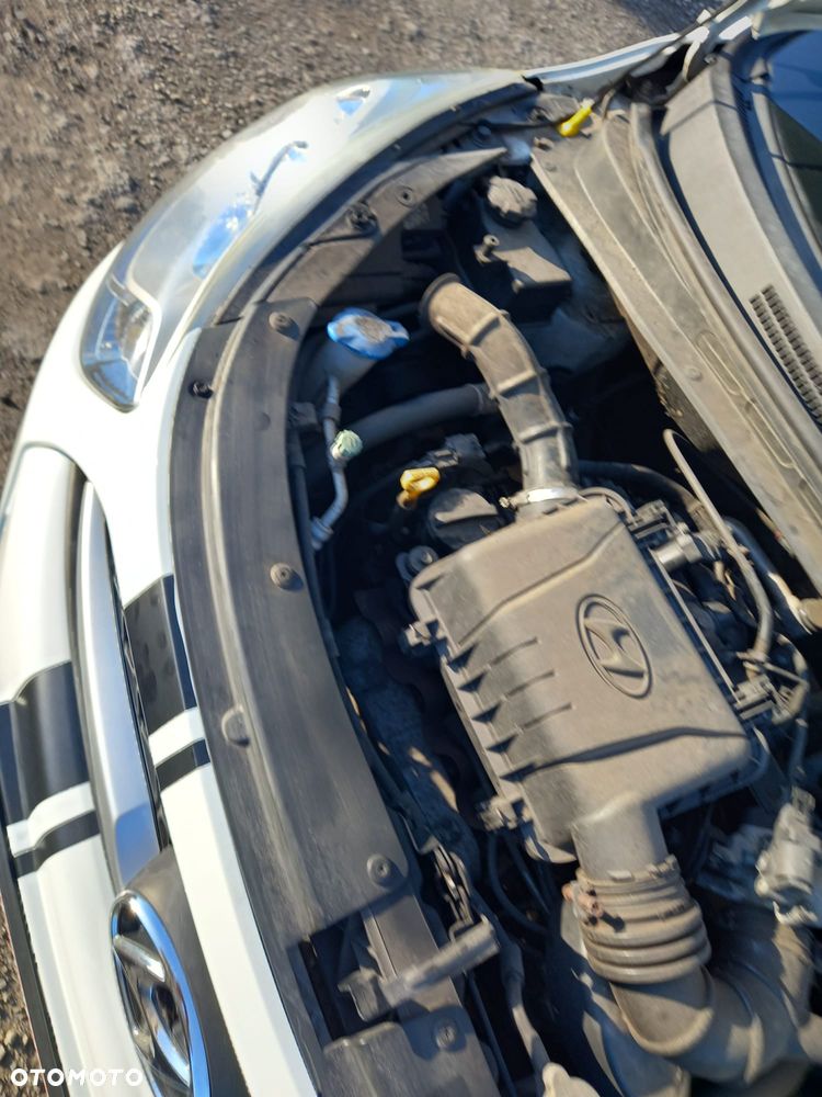 Hyundai i10 1.1 UEFA EURO 2012 Edition - 14