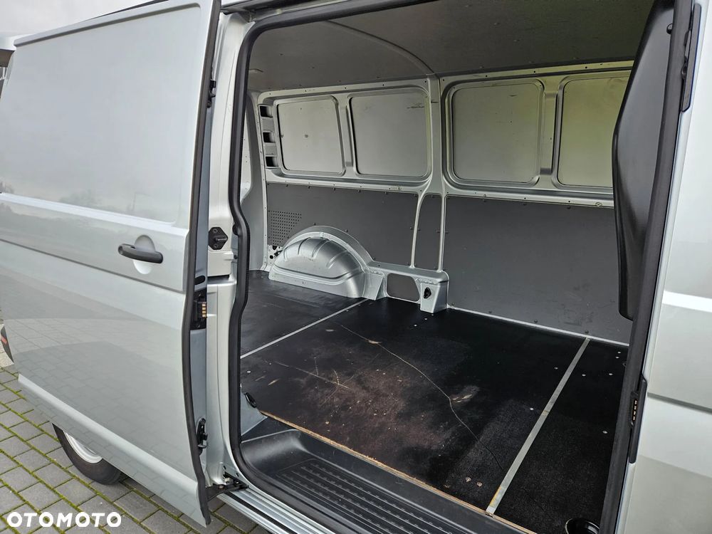 Volkswagen Transporter LONG 2.0TDI - 24