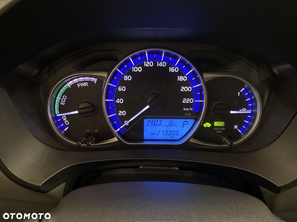 Toyota Yaris Hybrid 100 Premium - 15