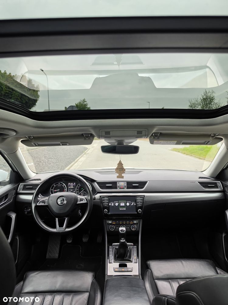 Skoda Superb 2.0 TDI Sportline - 12