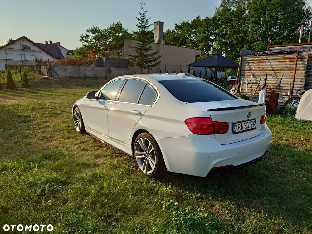 BMW Seria 3 330i - 5