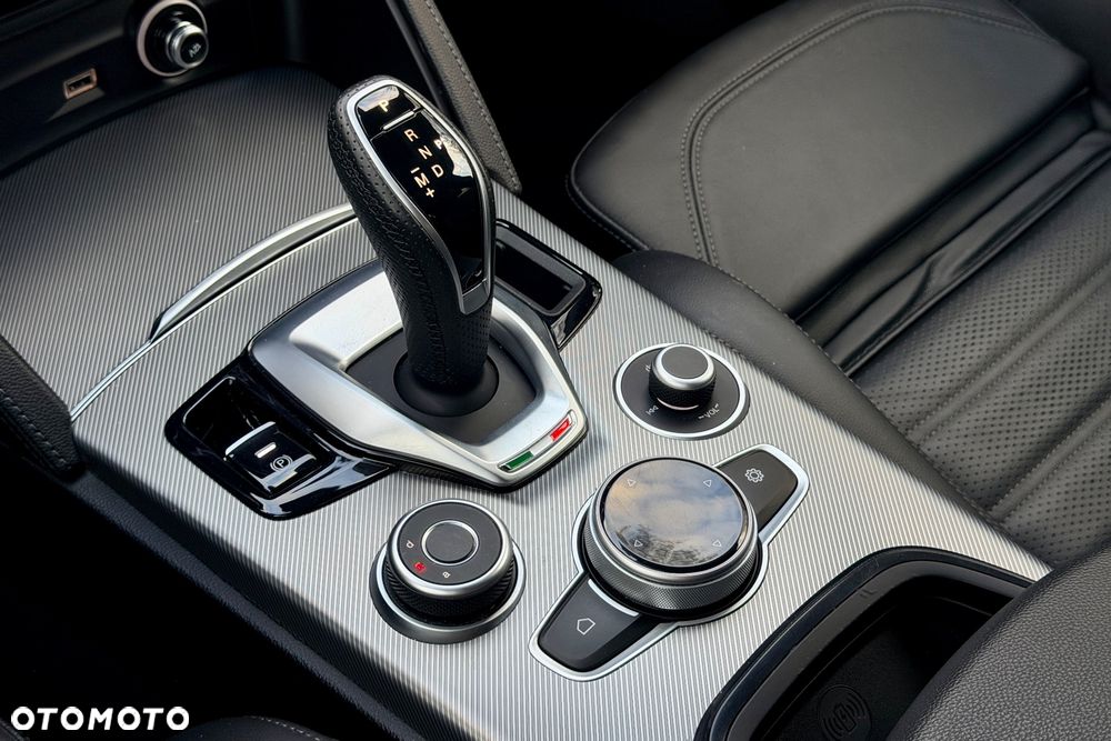Alfa Romeo Stelvio 2.0 Turbo Veloce Q4 - 26