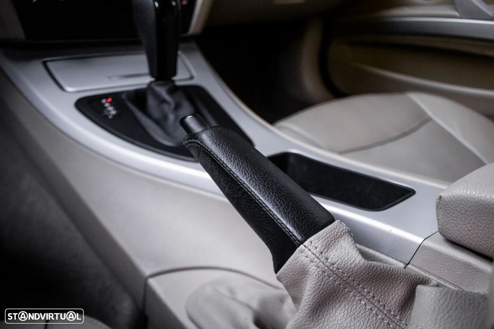BMW 320 d Auto - 27