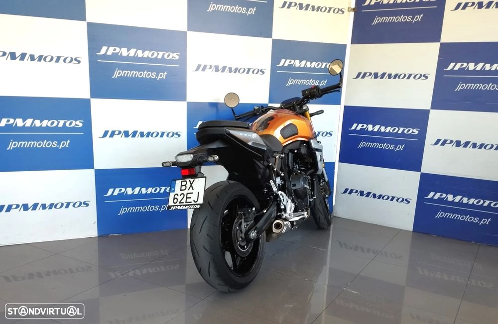 Suzuki GSX 8T - 4