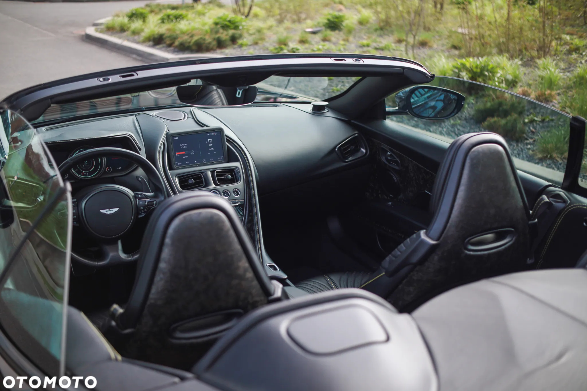 Aston Martin DB11 - 5