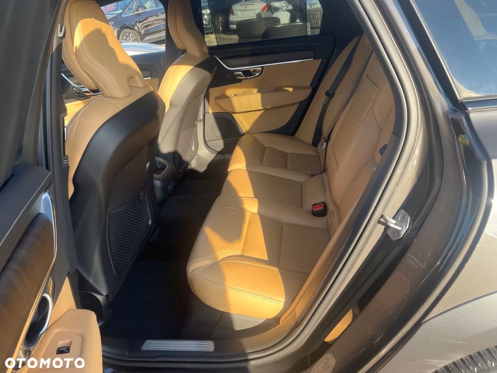 Volvo V90 Cross Country - 4