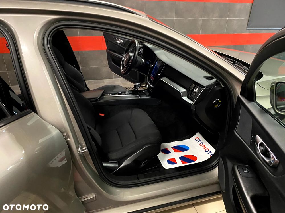 Volvo V60 D3 Geartronic Momentum Pro - 23