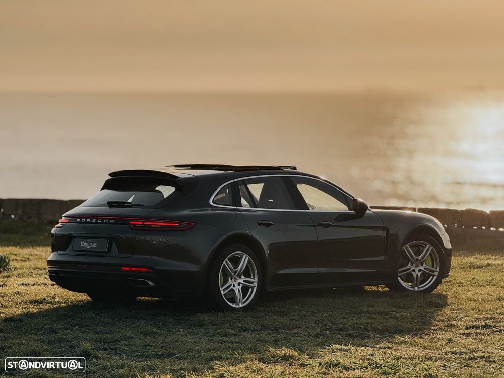 Porsche Panamera Sport Turismo - 3