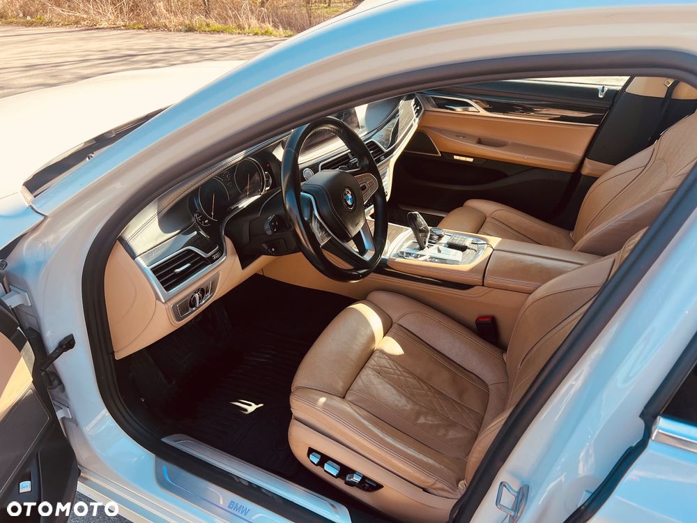 BMW Seria 7 740Li - 6