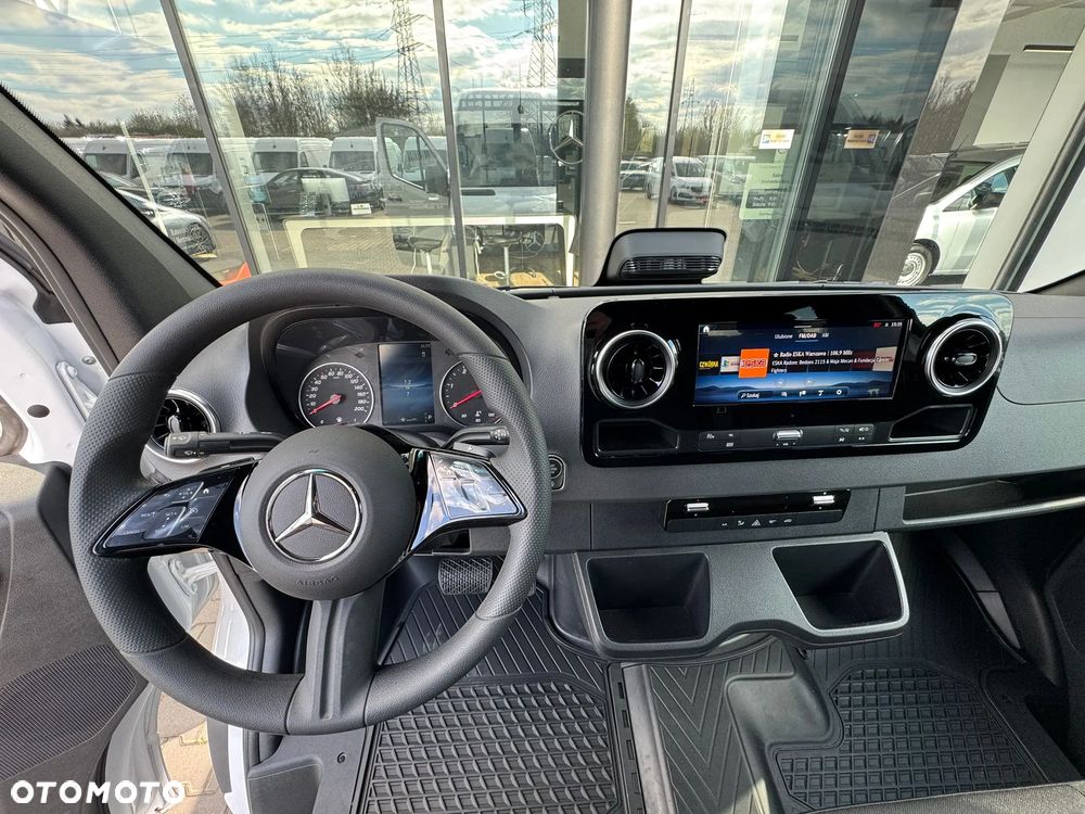 Mercedes-Benz Sprinter - 22