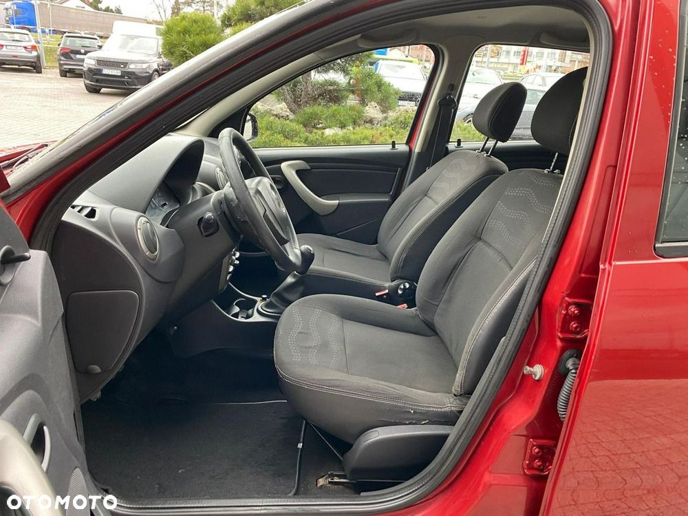Dacia Sandero - 8