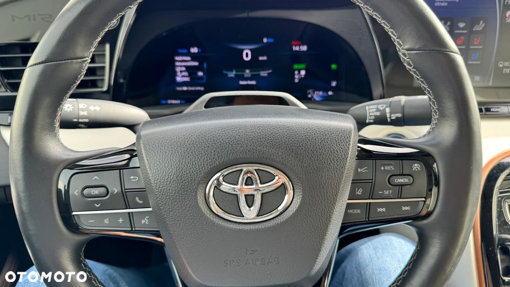 Toyota Mirai Luxury - 14