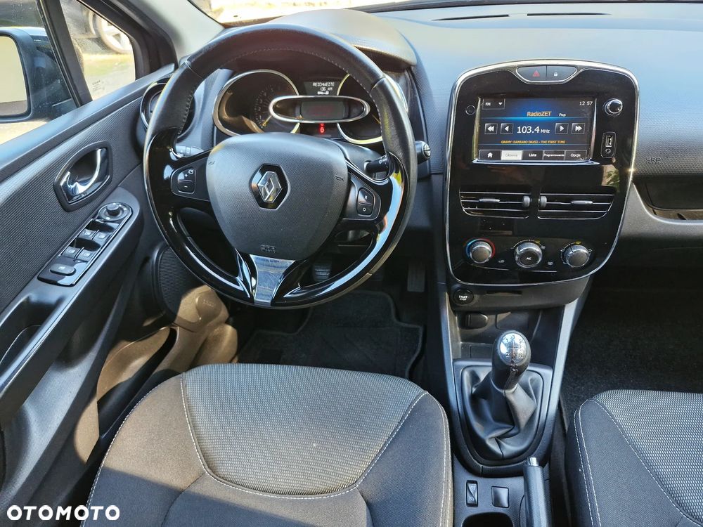 Renault Clio 1.2 16V 75 LIMITED - 10