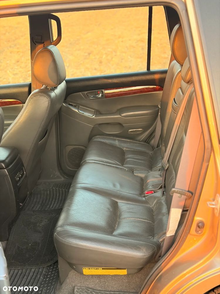 Toyota Land Cruiser - 26