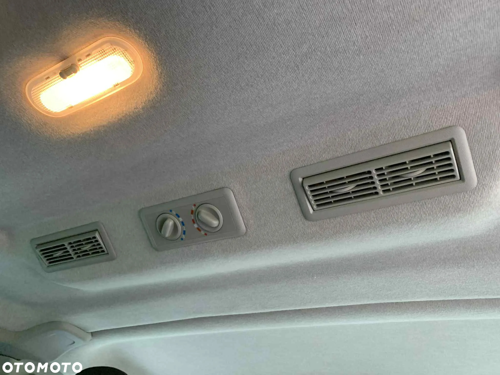 Opel Vivaro - 25
