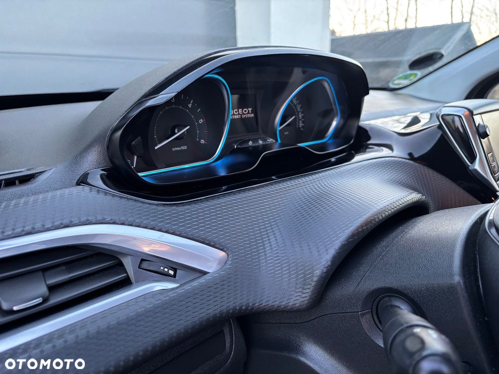 Peugeot 2008 1.6 BlueHDi Allure - 17