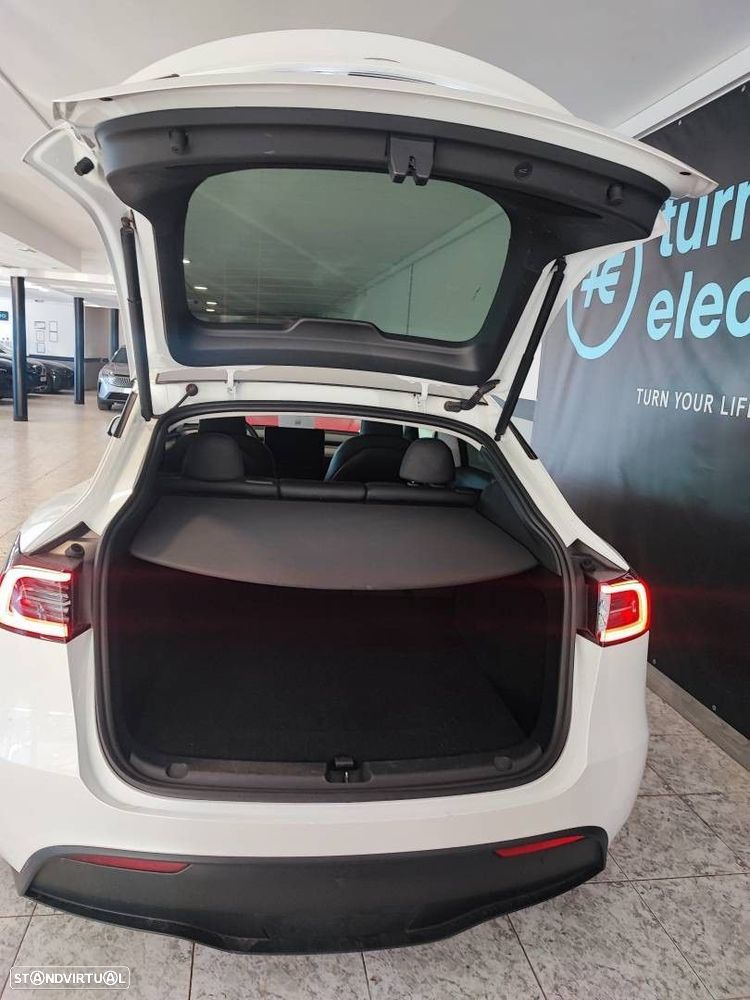 Tesla Model Y Long Range Dual Motor AWD - 7