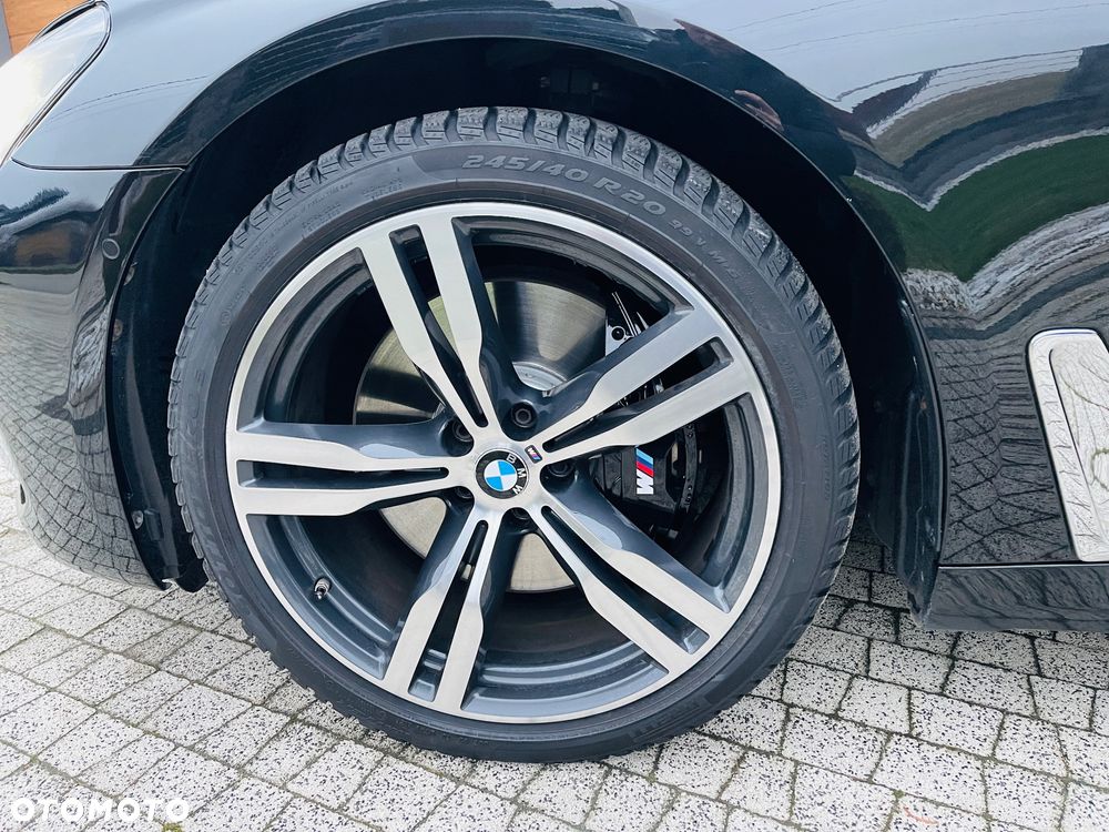 BMW Seria 7 750Li xDrive - 11