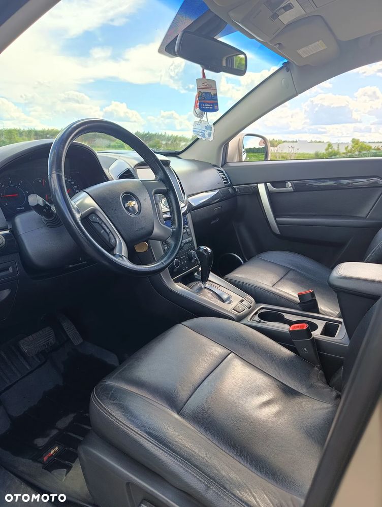 Chevrolet Captiva 2.2 D LTZ - 12